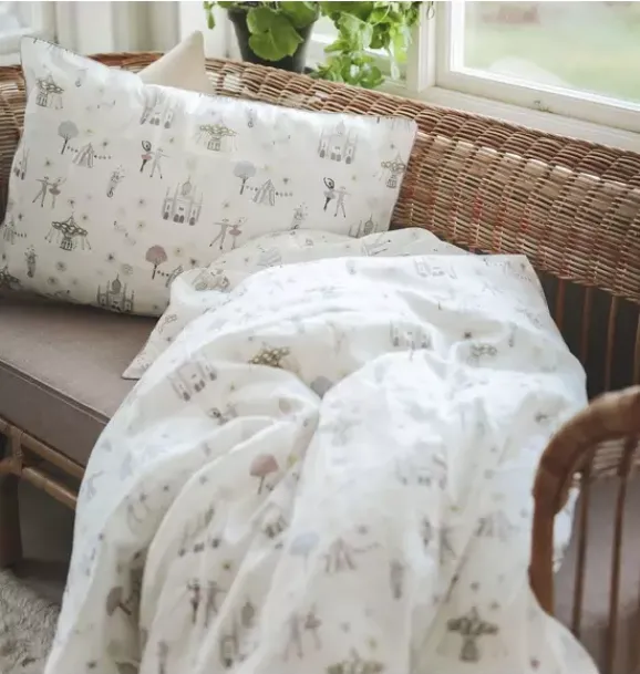 Janie and Jack Blankets And Quilts-Adventures in Wonderland Twin Set - rose