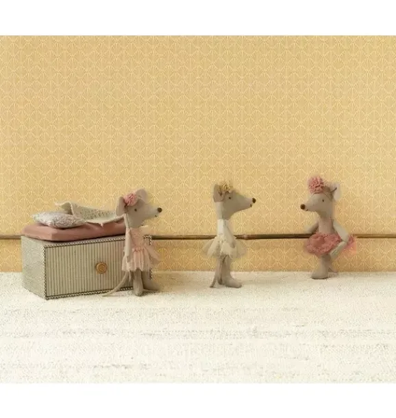 Janie and Jack Dolls-Dance mouse in daybed, Little sister multi