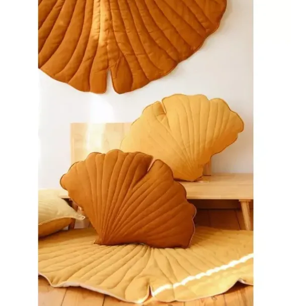 Janie and Jack Rugs-Linen “” Ginkgo Leaf Mat caramel