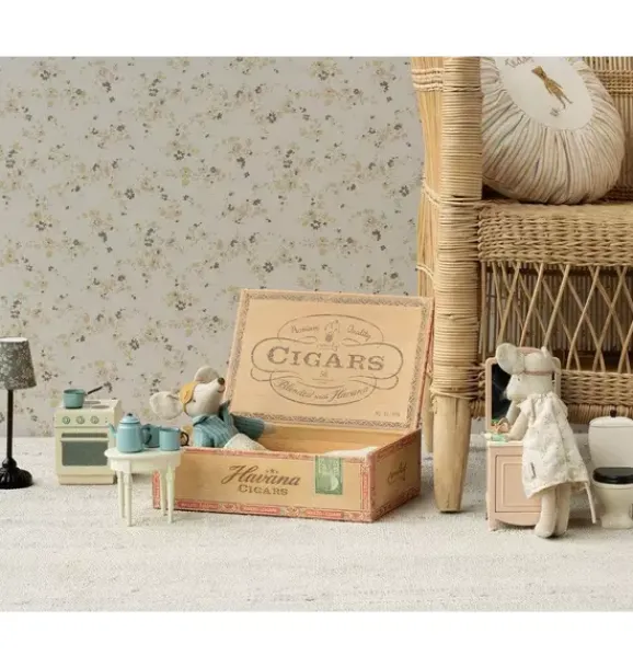 Janie and Jack Dolls-Mum & Dad Mice in Cigar Box multi
